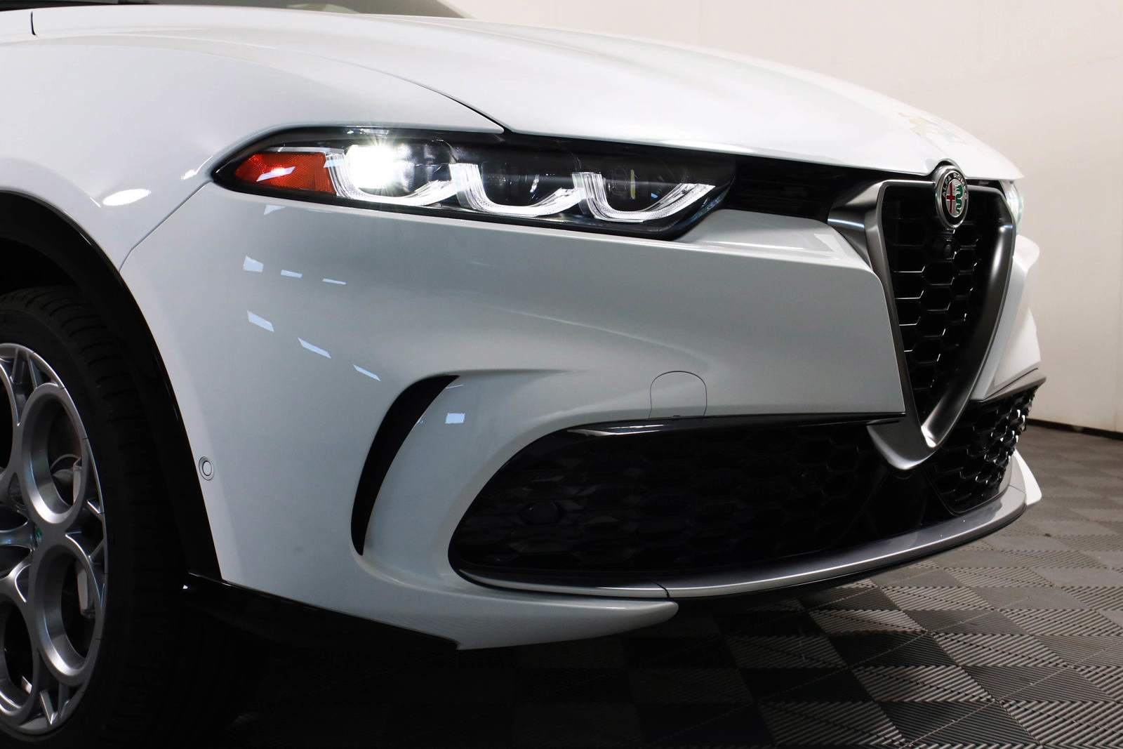 Used 2024 Alfa Romeo Tonale Ti image 12