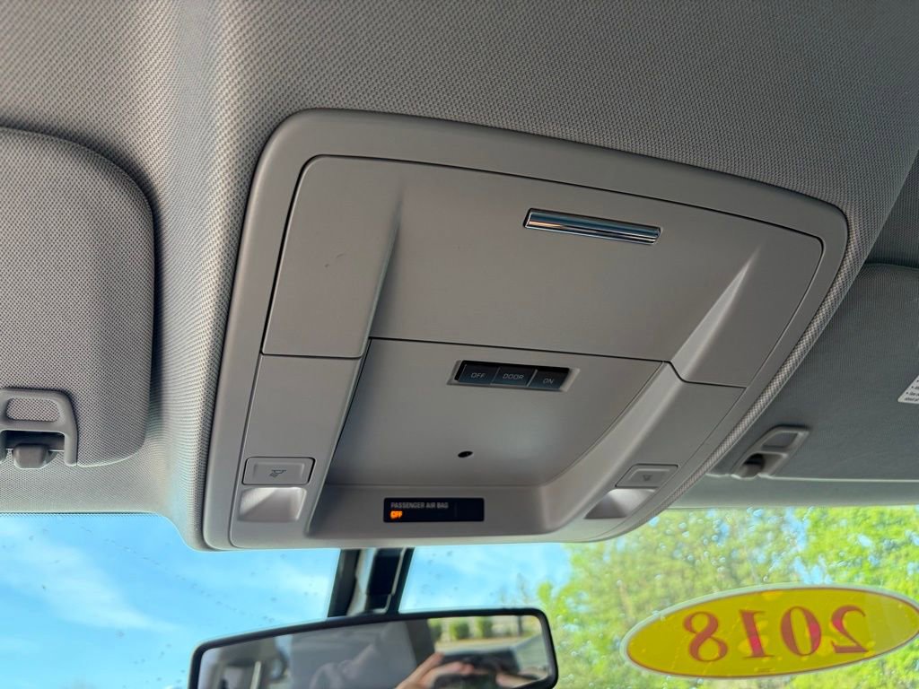 Used 2018 Chevrolet Silverado 1500 Custom w/ Custom Value Package AWD/4WD image 21