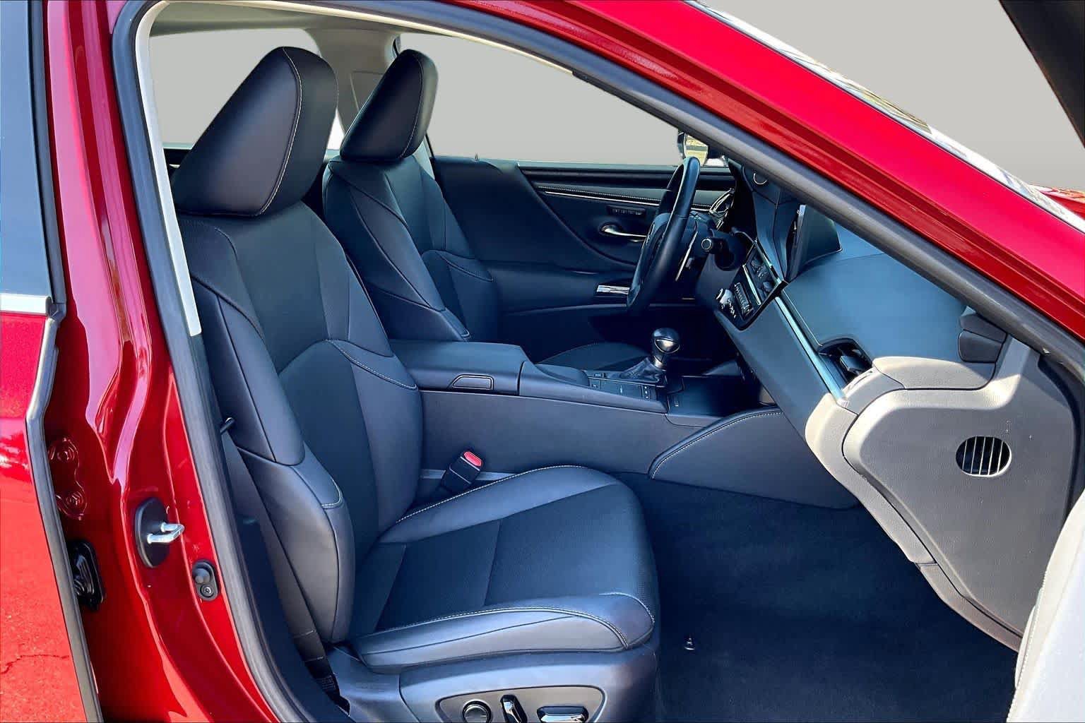 Used 2022 Lexus ES 300h w/ Premium Package FWD image 8