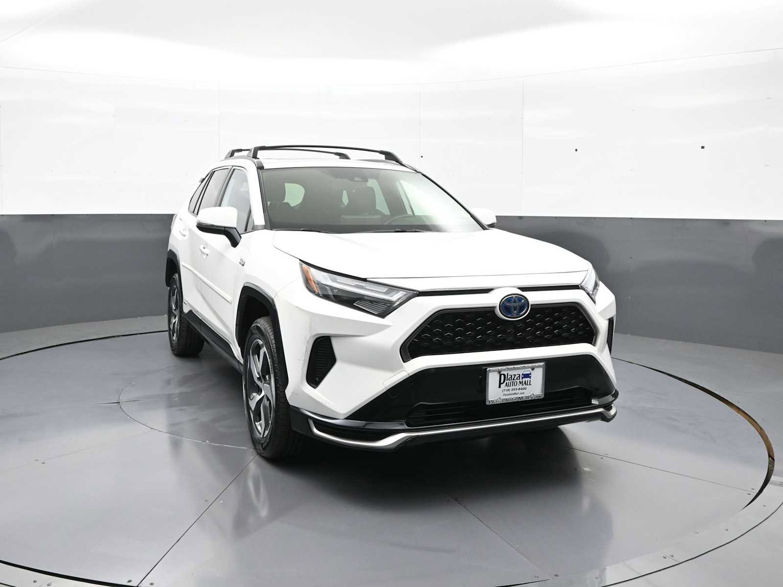 Used 2023 Toyota RAV4 SE w/ Weather & Moonroof Package AWD/4WD image 2