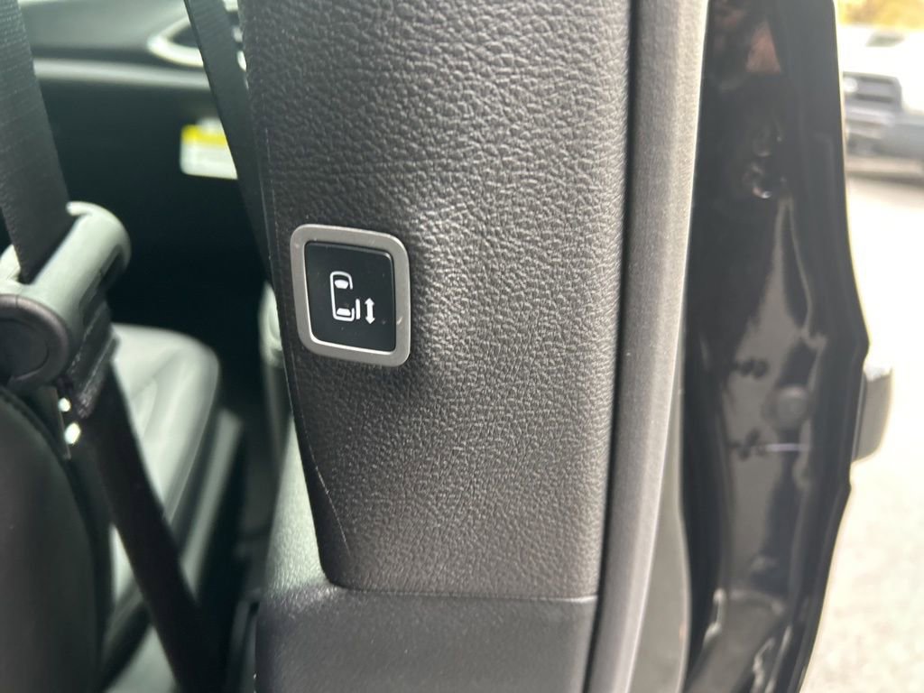 New 2026 Chrysler Pacifica Select image 41