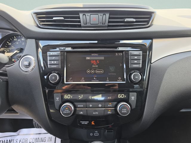 Used 2020 Nissan Rogue Sport SV w/ Technology Package FWD image 31