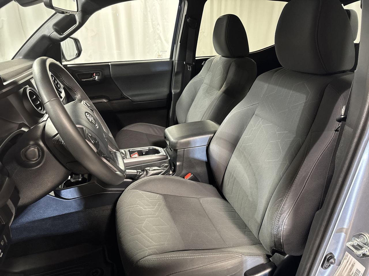 Used 2018 Toyota Tacoma TRD Off-Road image 17