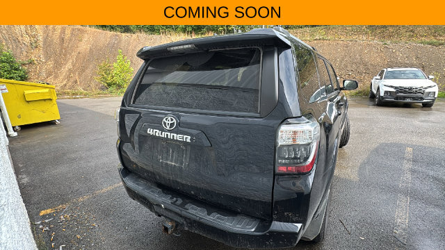 Used 2021 Toyota 4Runner SR5 AWD/4WD image 9