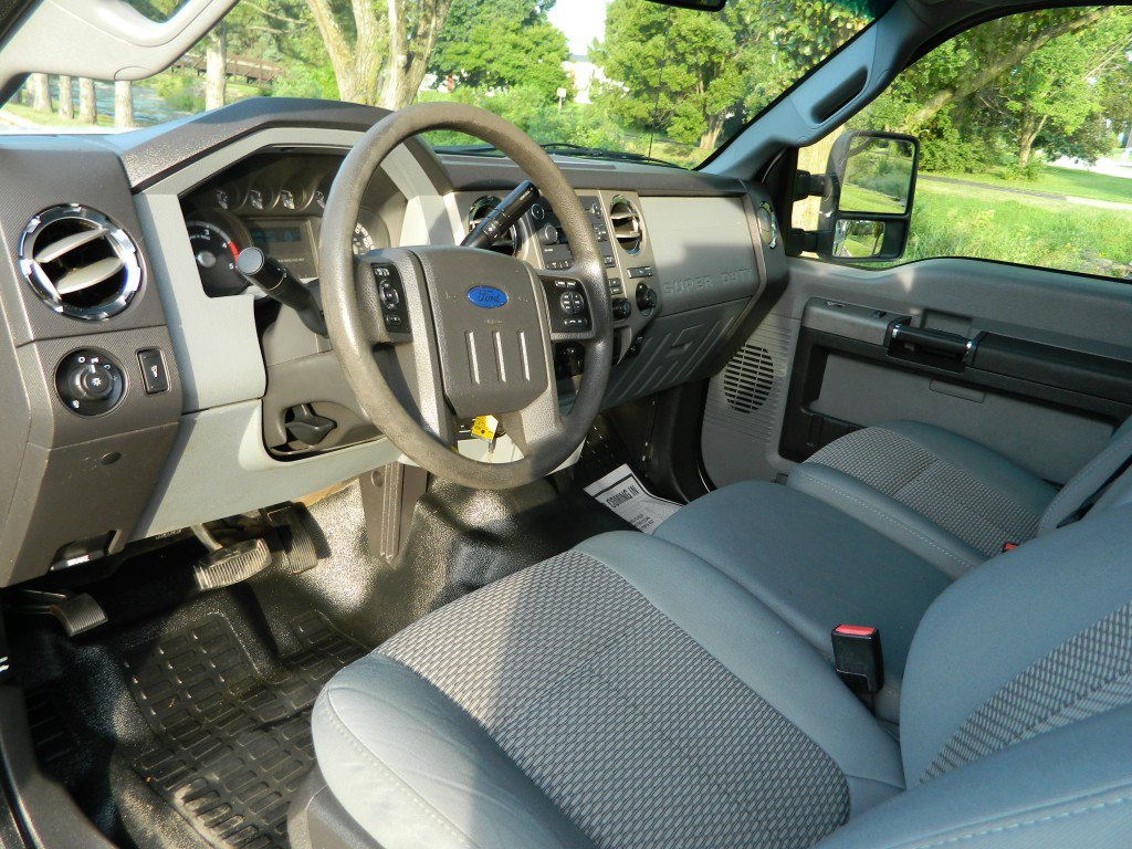 Used 2011 Ford F250 XLT w/ Advanced Security Group AWD/4WD image 24
