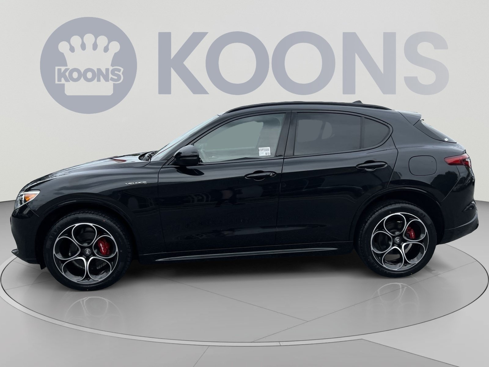 Used 2023 Alfa Romeo Stelvio Veloce AWD/4WD image 2