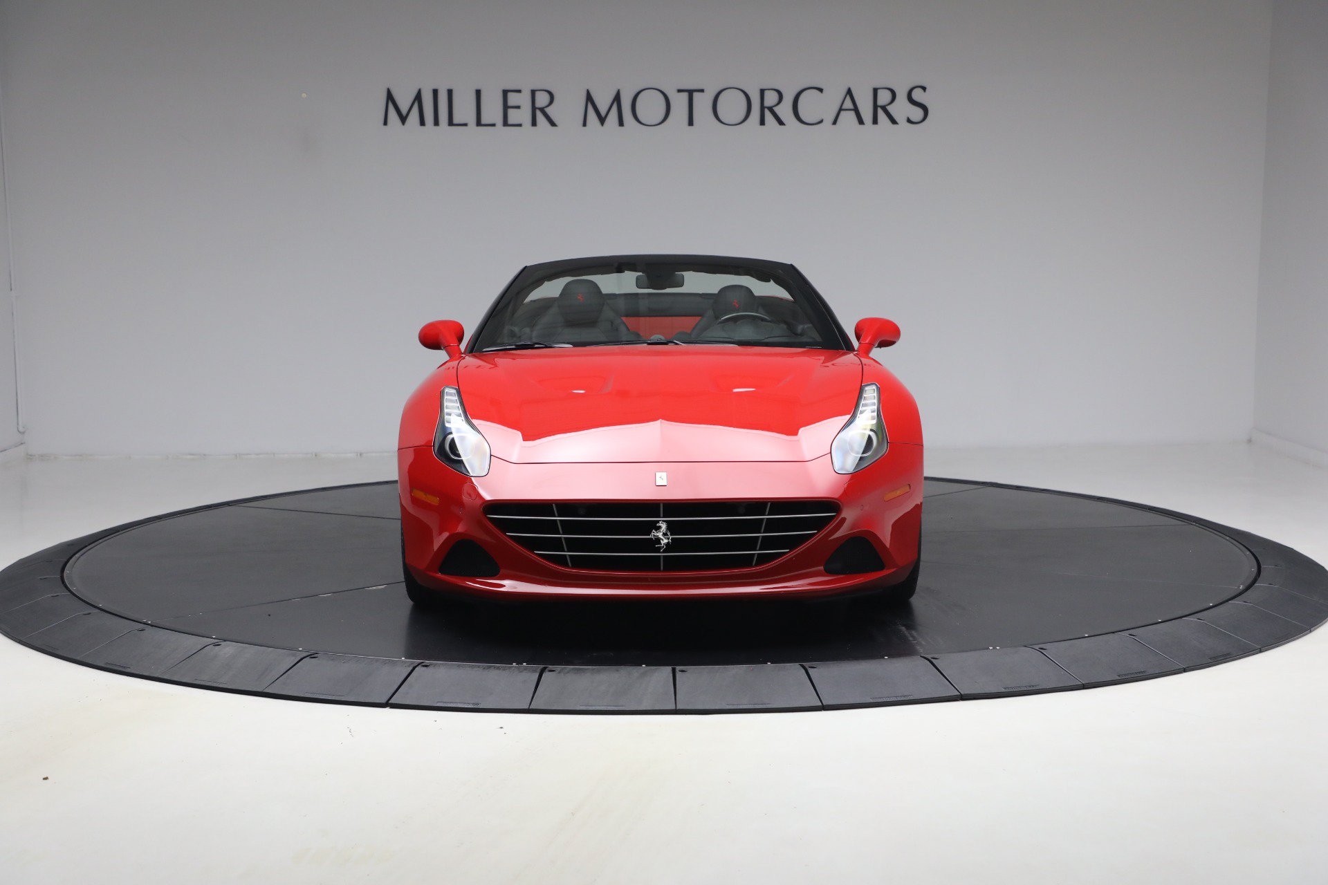 Certified 2017 Ferrari California T RWD image 12