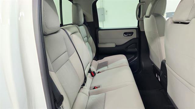 Certified 2025 Nissan Frontier SV RWD image 28