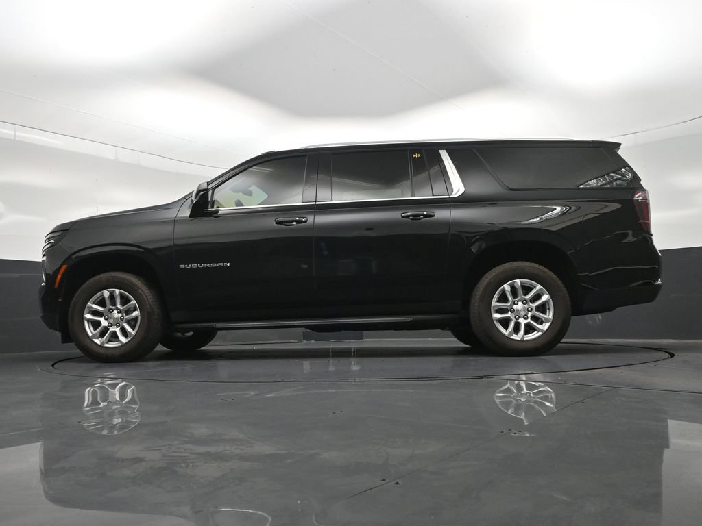 Used 2026 Chevrolet Suburban LS RWD image 24