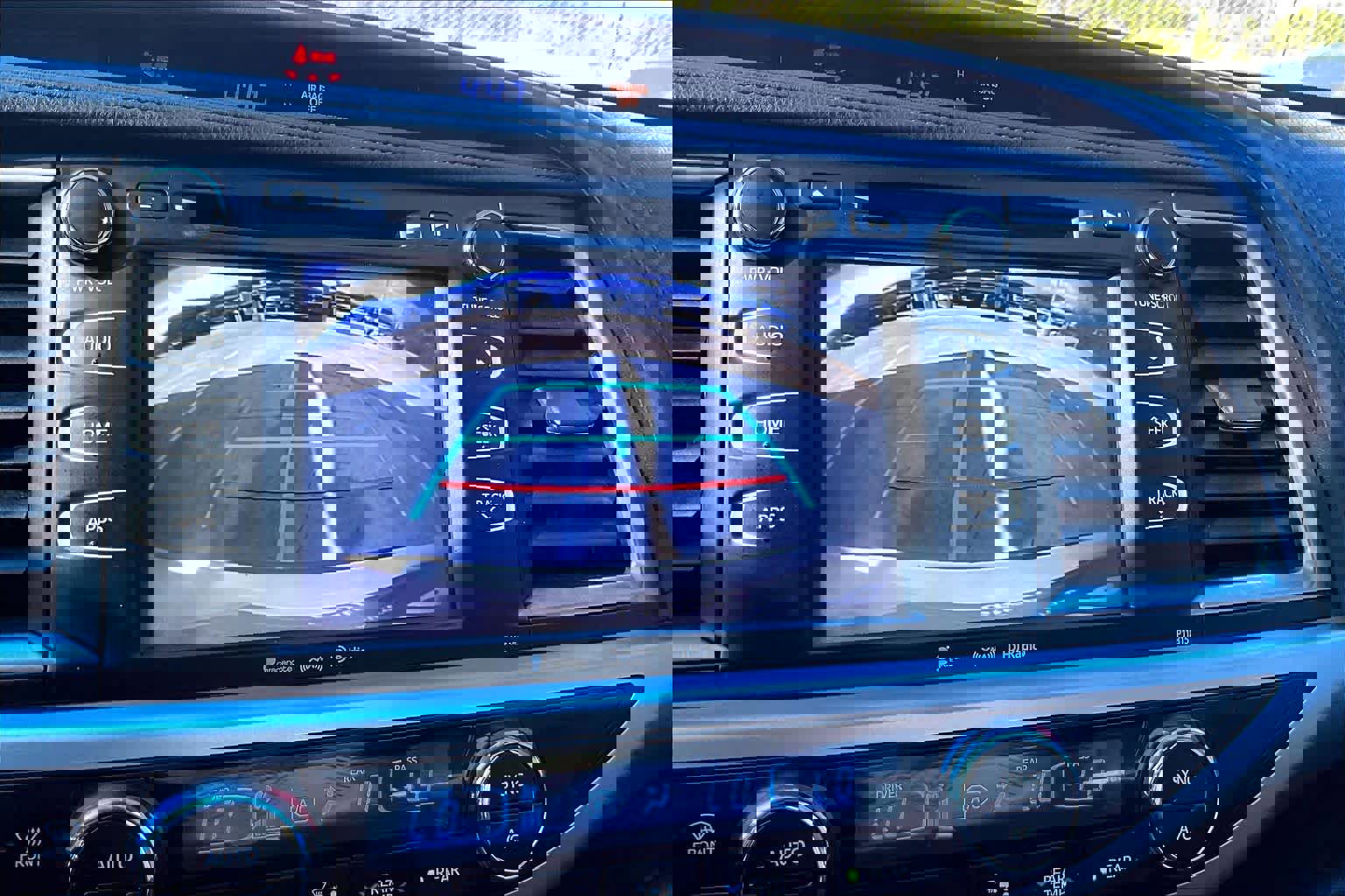 Used 2019 Toyota Highlander Plus FWD image 27