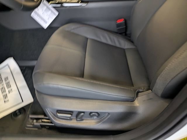 New 2026 Toyota Crown Platinum image 12