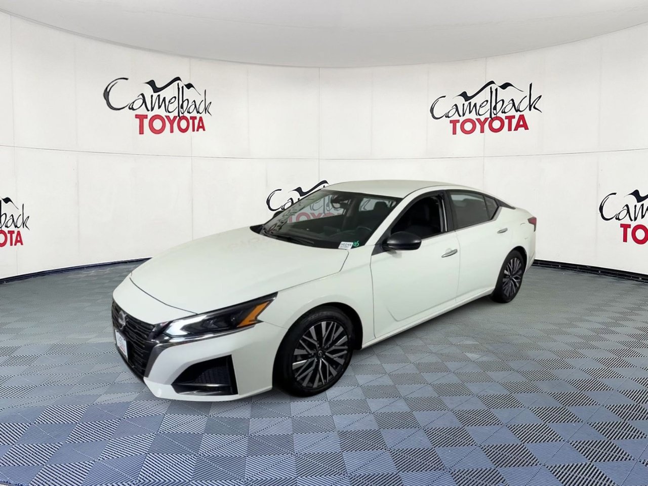 Used 2025 Nissan Altima 2.5 SV FWD image 7