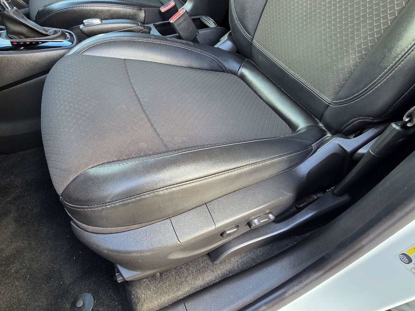 Used 2020 Buick Encore Preferred FWD image 34