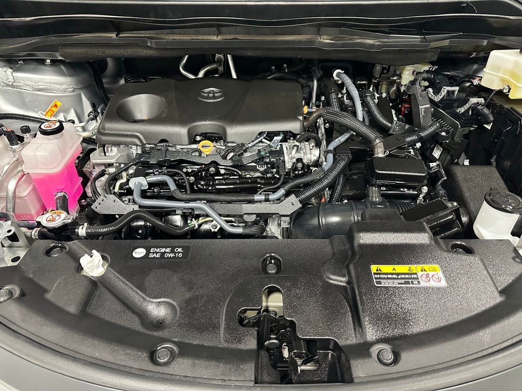 Used 2025 Toyota Sienna LE image 72