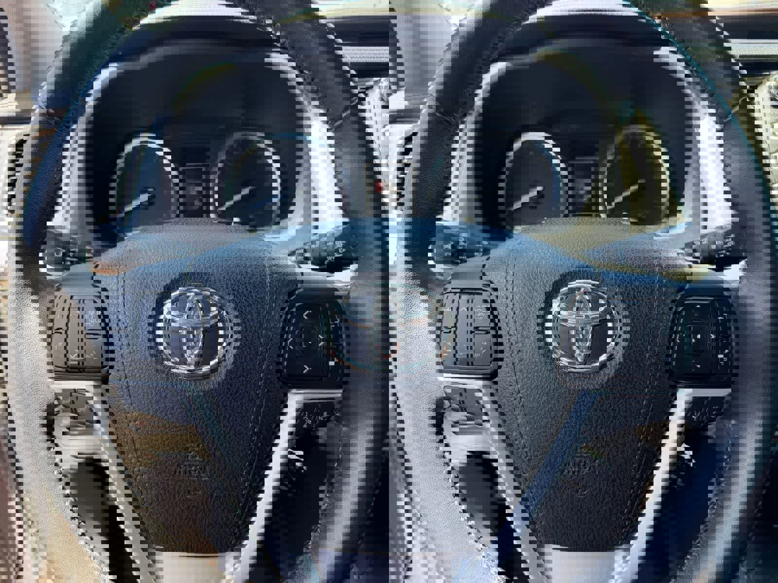 Used 2017 Toyota Highlander XLE FWD image 11