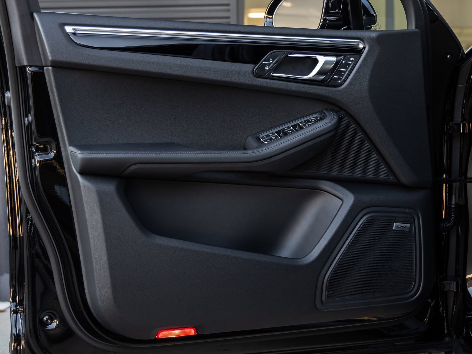 Certified 2026 Porsche Macan S AWD/4WD image 19
