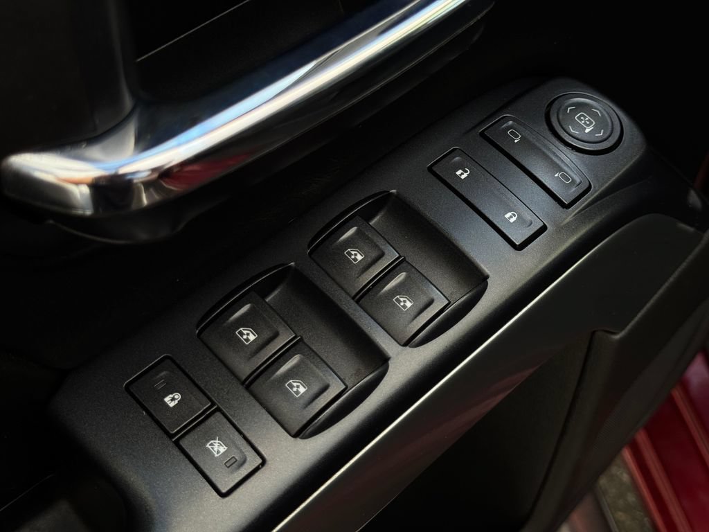 Used 2017 Chevrolet Silverado 1500 LT w/ All Star Edition AWD/4WD image 11