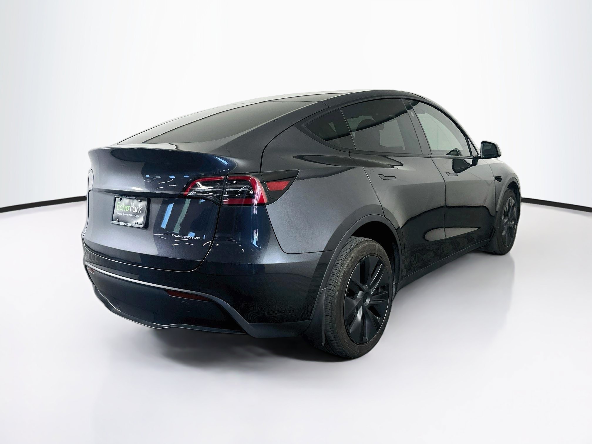 Used 2024 Tesla Model Y Long Range AWD/4WD image 9