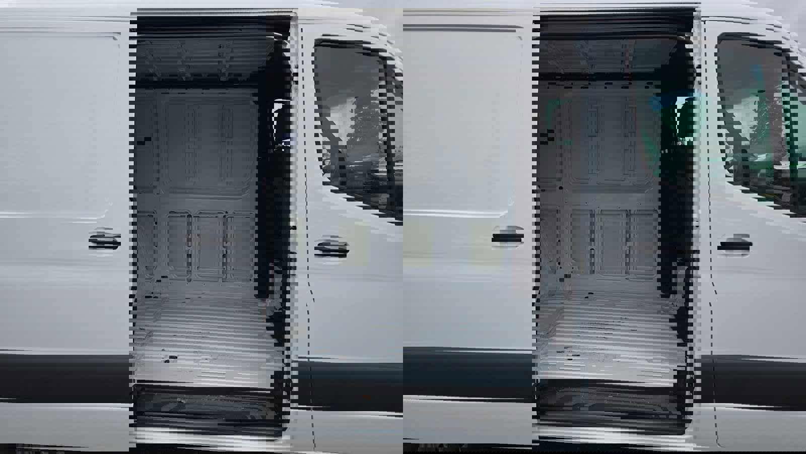 Used 2024 Mercedes-Benz Sprinter 4500 image 14