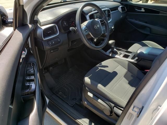 Used 2019 Kia Sorento LX image 12