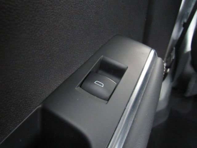 Used 2025 GMC Acadia Elevation image 32