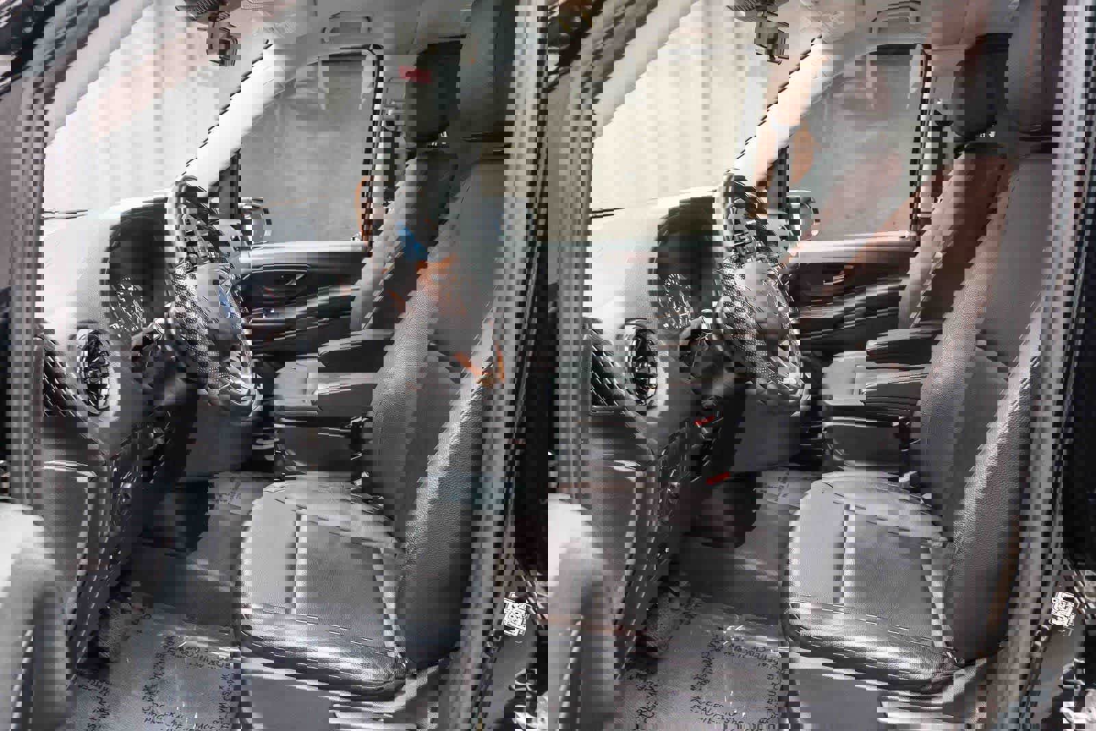 Used 2023 Mercedes-Benz Metris Passenger image 21