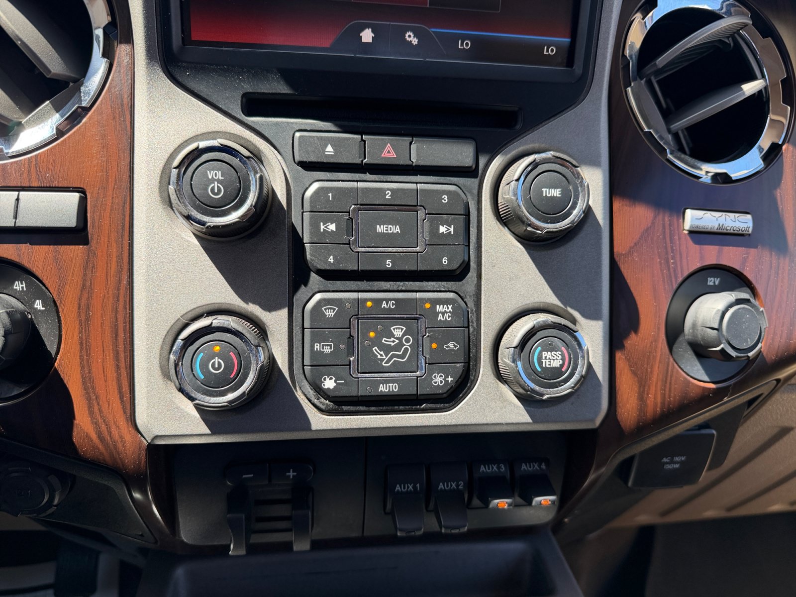 Used 2013 Ford F250 Lariat w/ FX4 Off Road Pkg AWD/4WD image 23