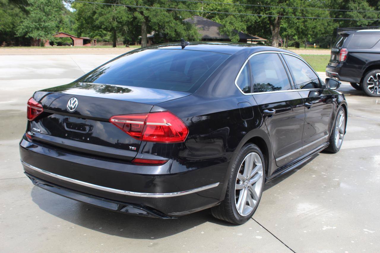 Used 2017 Volkswagen Passat 1.8T R-Line FWD image 11