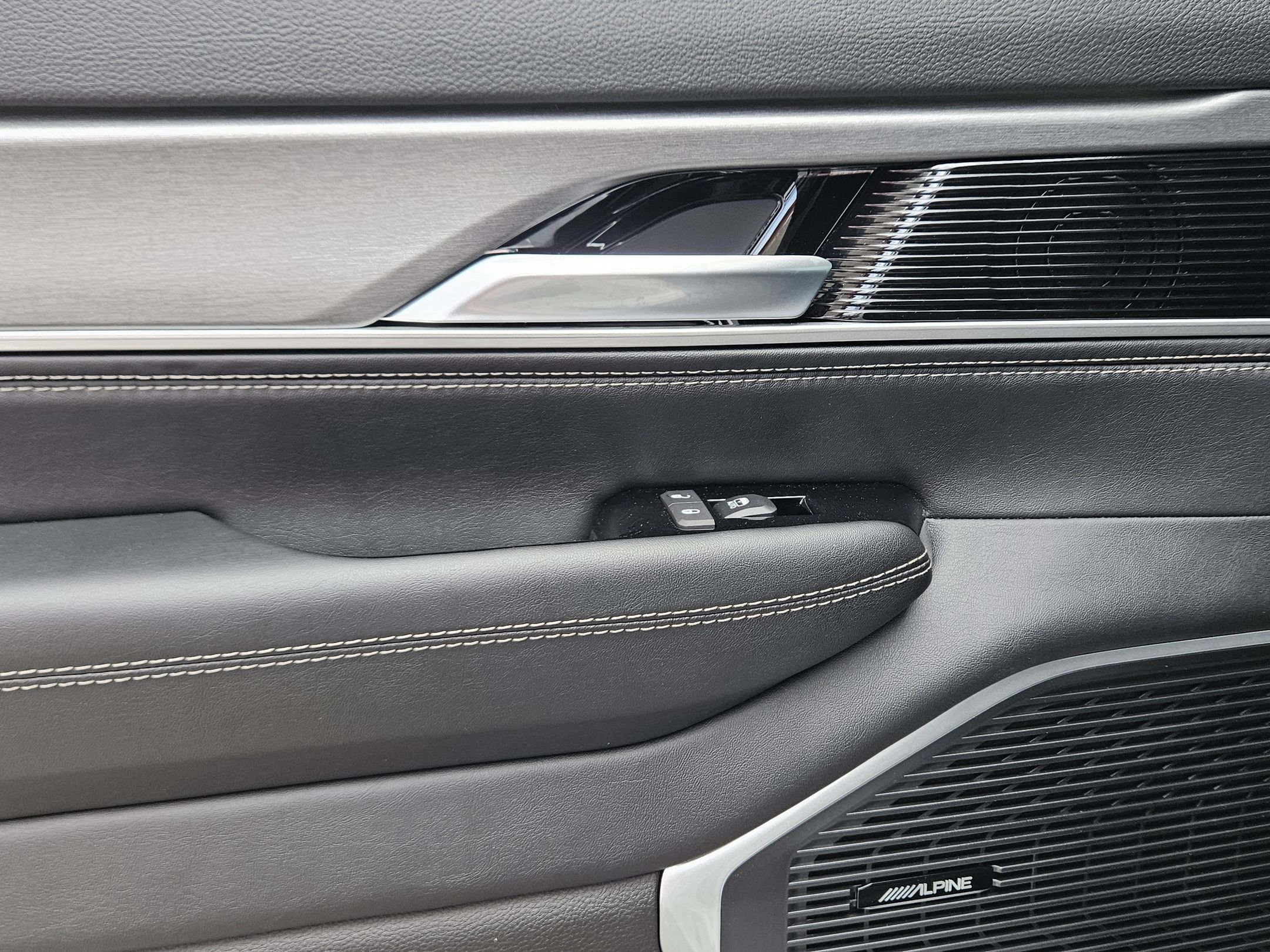 New 2026 Jeep Grand Wagoneer L Limited AWD/4WD image 22