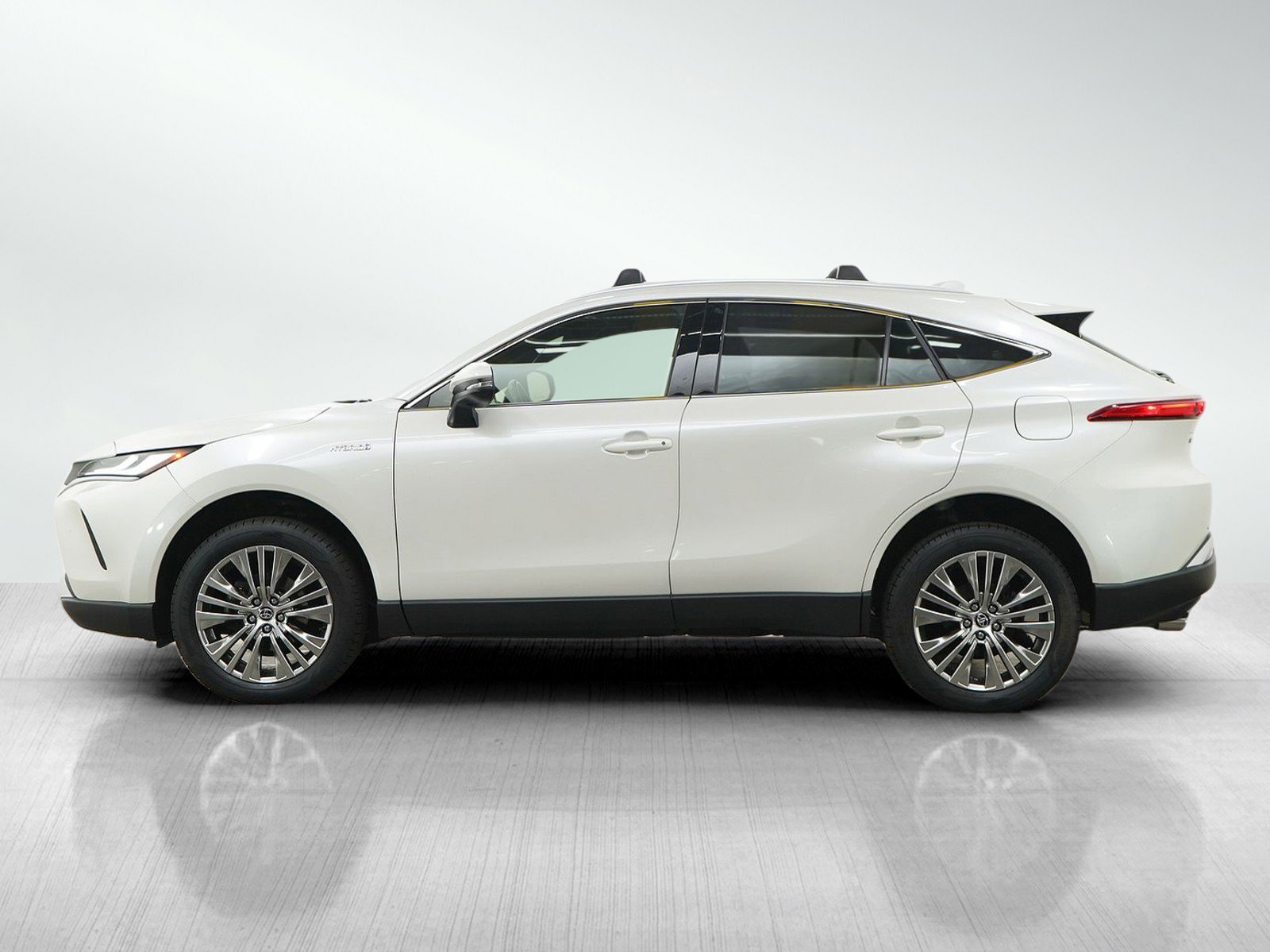 Used 2021 Toyota Venza XLE w/ Activity Package (TMS) AWD/4WD image 2