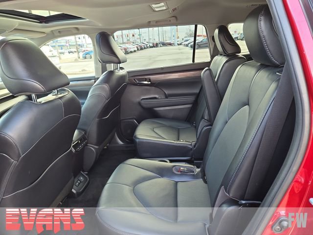Used 2021 Toyota Highlander Limited image 28