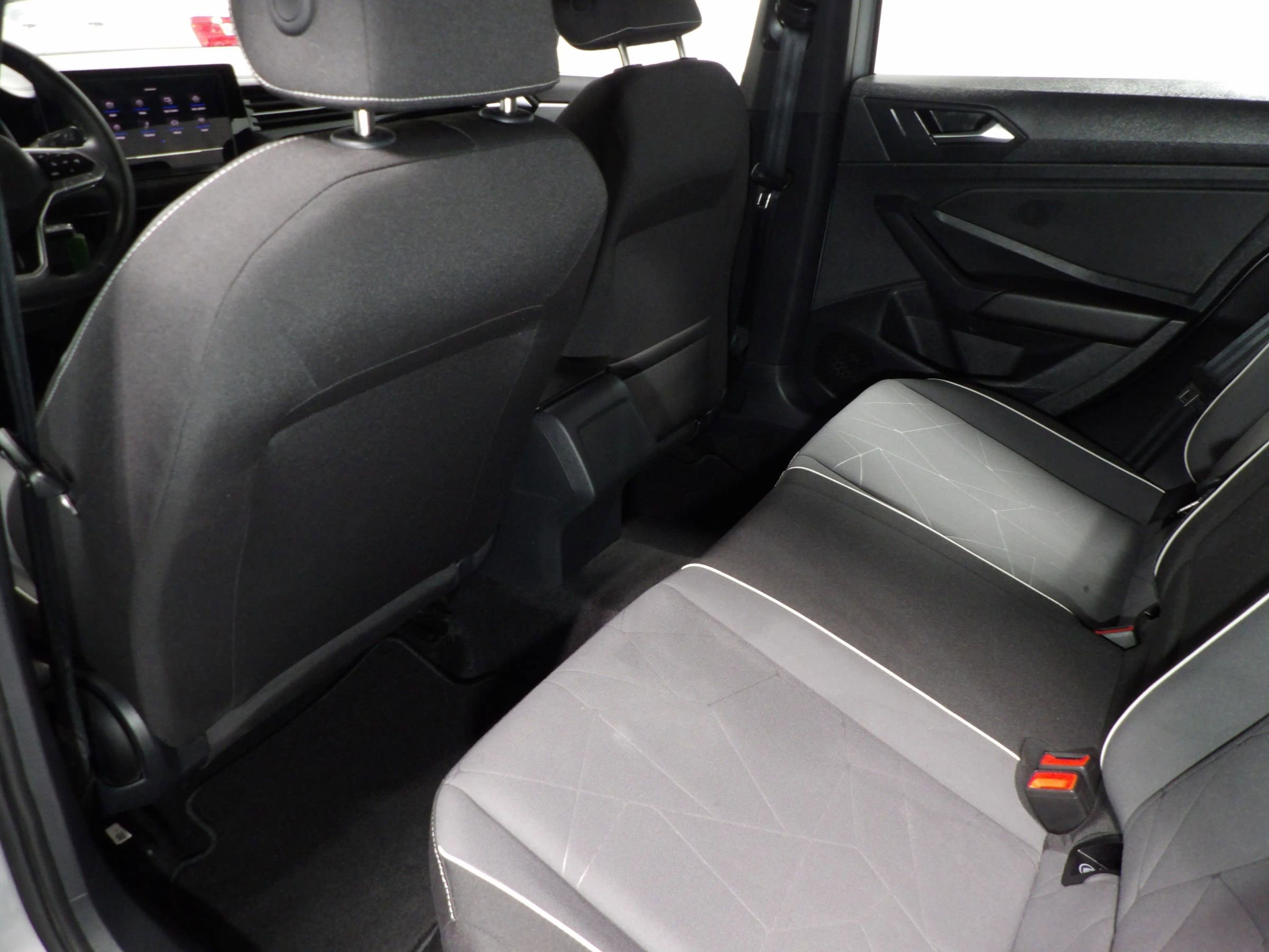 Used 2025 Volkswagen Jetta Sport image 9