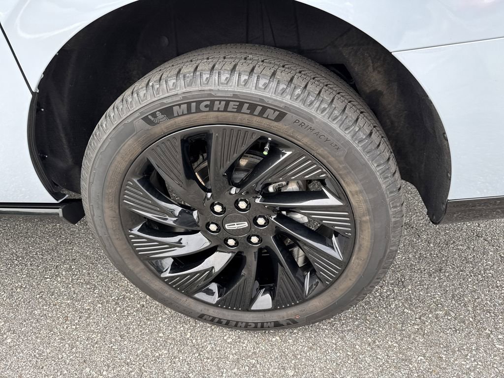 Used 2025 Lincoln Navigator L Reserve w/ Jet Appearance Package AWD/4WD image 19