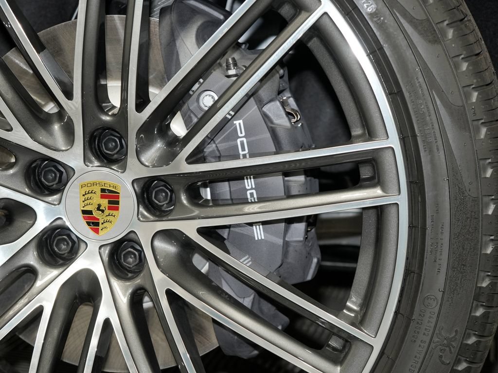 New 2026 Porsche Macan AWD/4WD image 14