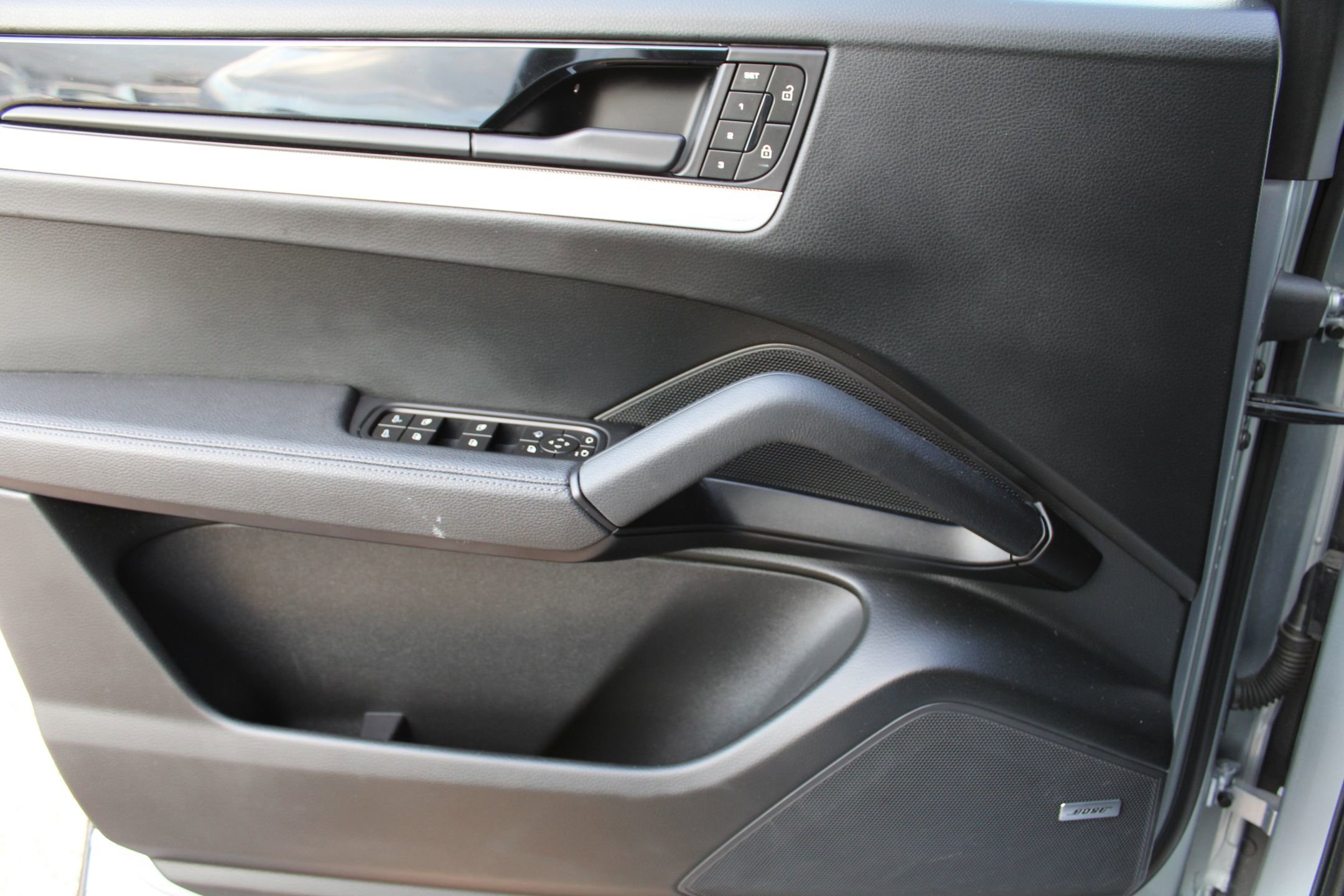 Certified 2024 Porsche Cayenne image 13