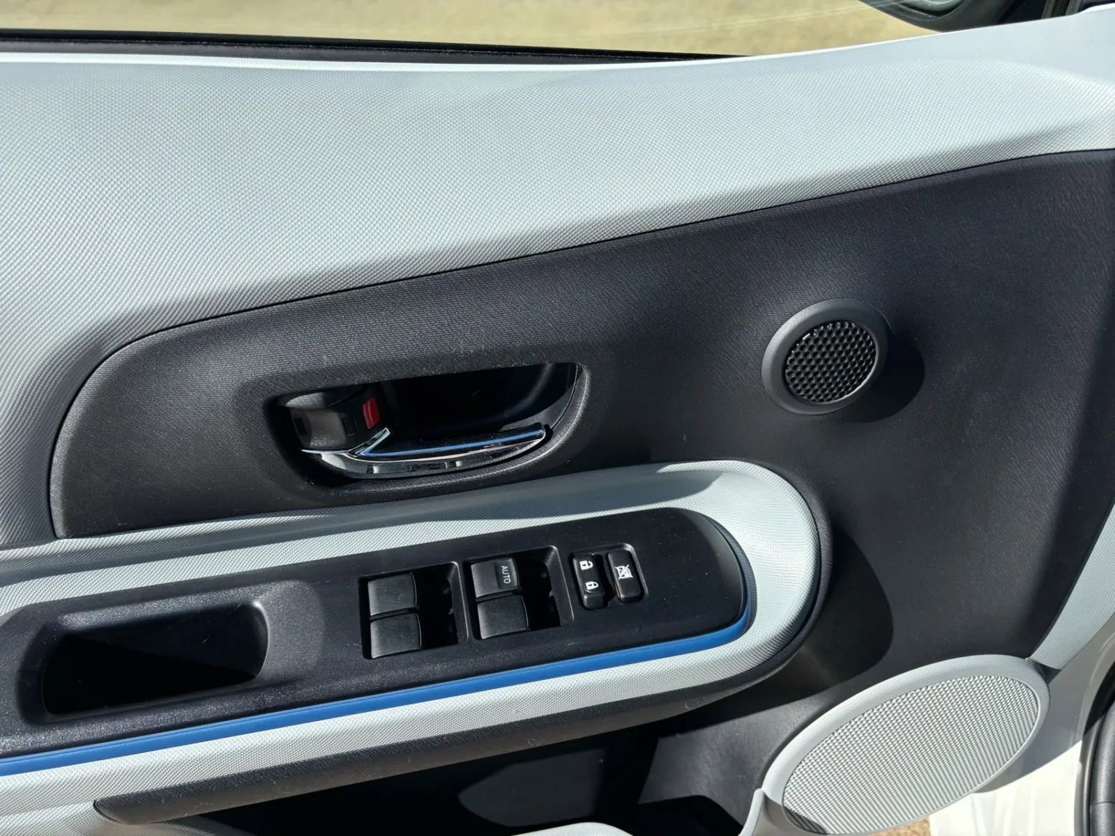 Used 2012 Toyota Prius C Three FWD image 11