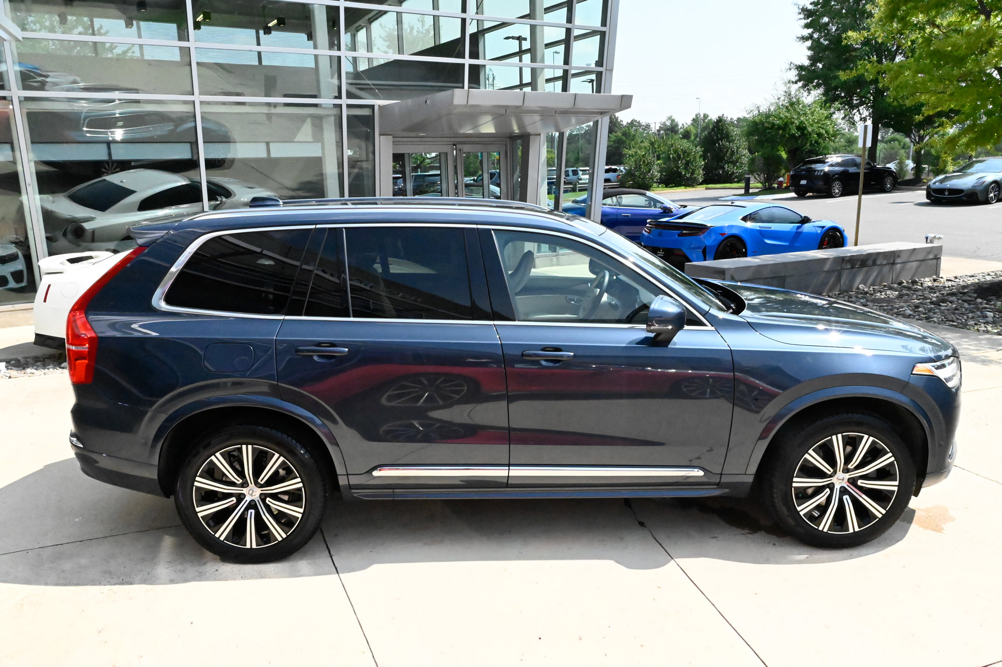 Used 2023 Volvo XC90 B6 Plus AWD/4WD image 4