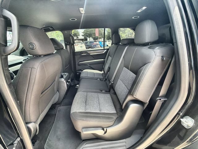 Certified 2025 GMC Acadia Elevation FWD image 24
