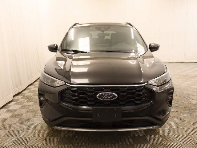 Certified 2025 Ford Escape ST-Line Select AWD/4WD image 5