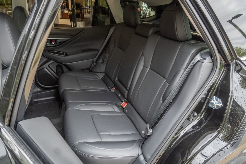 Used 2025 Subaru Outback Touring w/ Popular Package #2 image 17