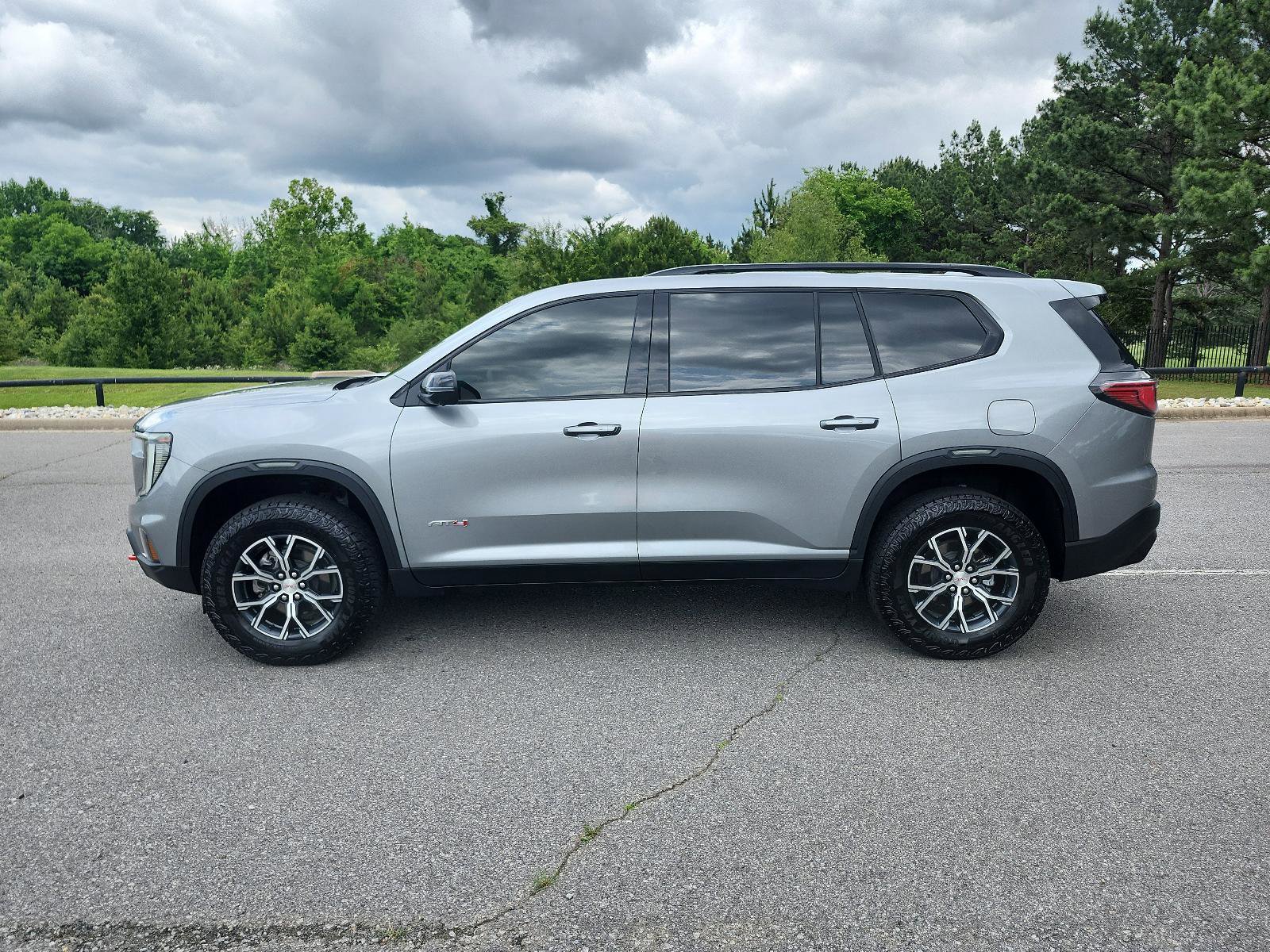 Certified 2024 GMC Acadia AT4 w/ Luxury Package AWD/4WD image 2
