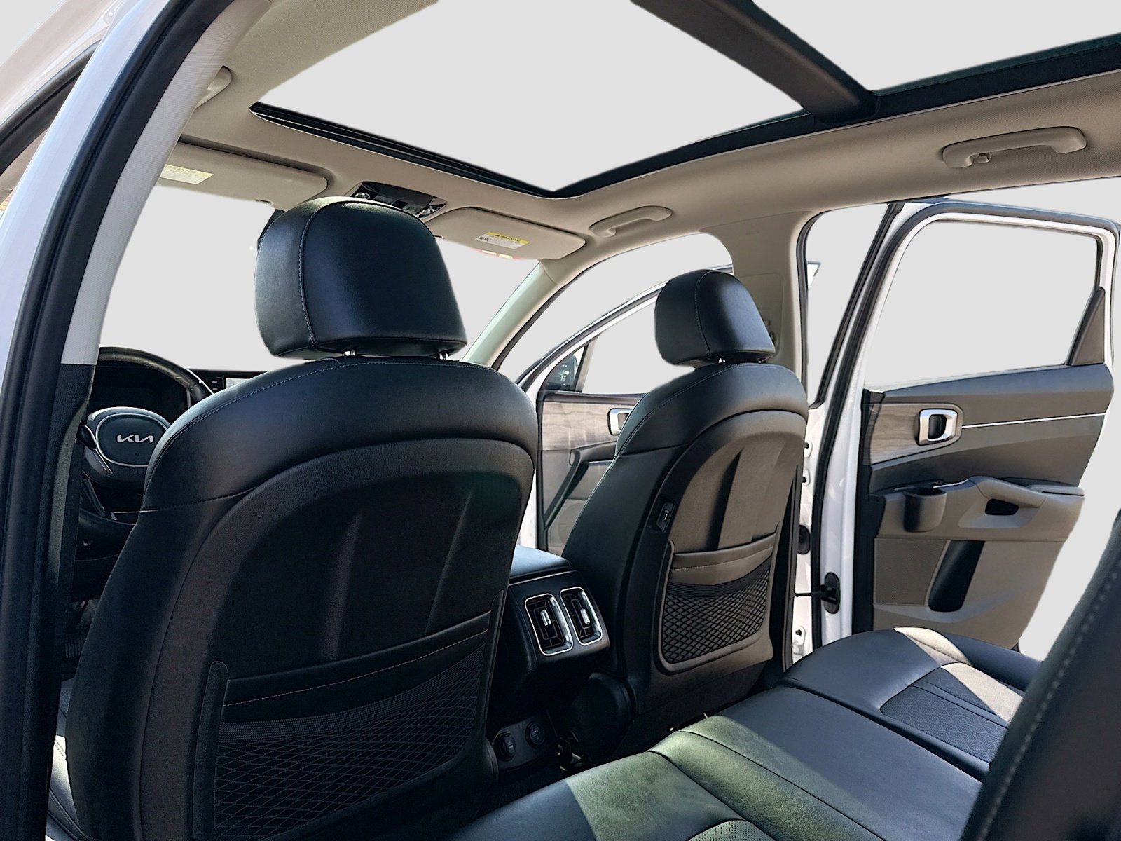 Used 2022 Kia Sorento S w/ Panoramic Sunroof Package AWD/4WD image 6