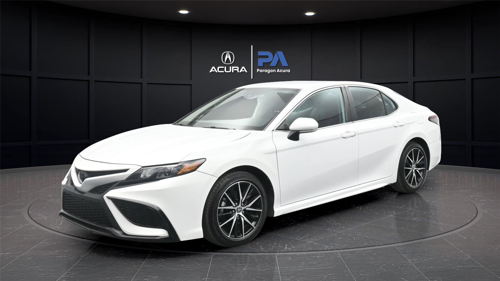 Used 2023 Toyota Camry SE image 1