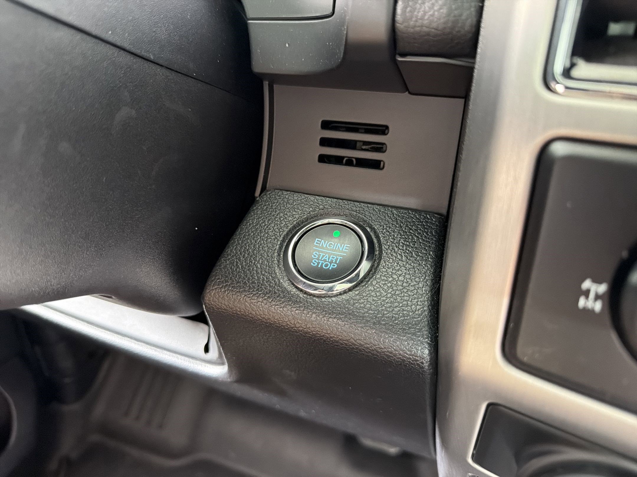 Used 2018 Ford F150 Platinum w/ Equipment Group 701A Luxury RWD image 26