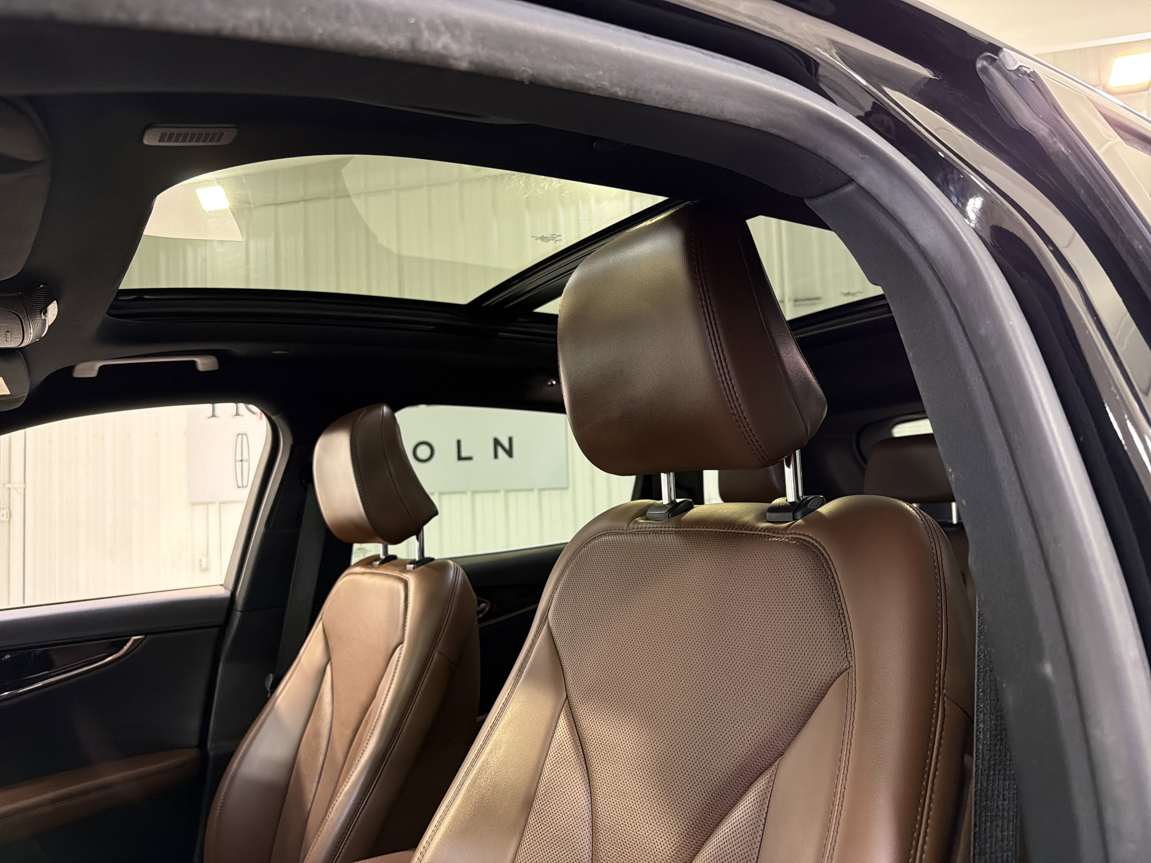 Used 2022 Lincoln Nautilus Reserve image 10