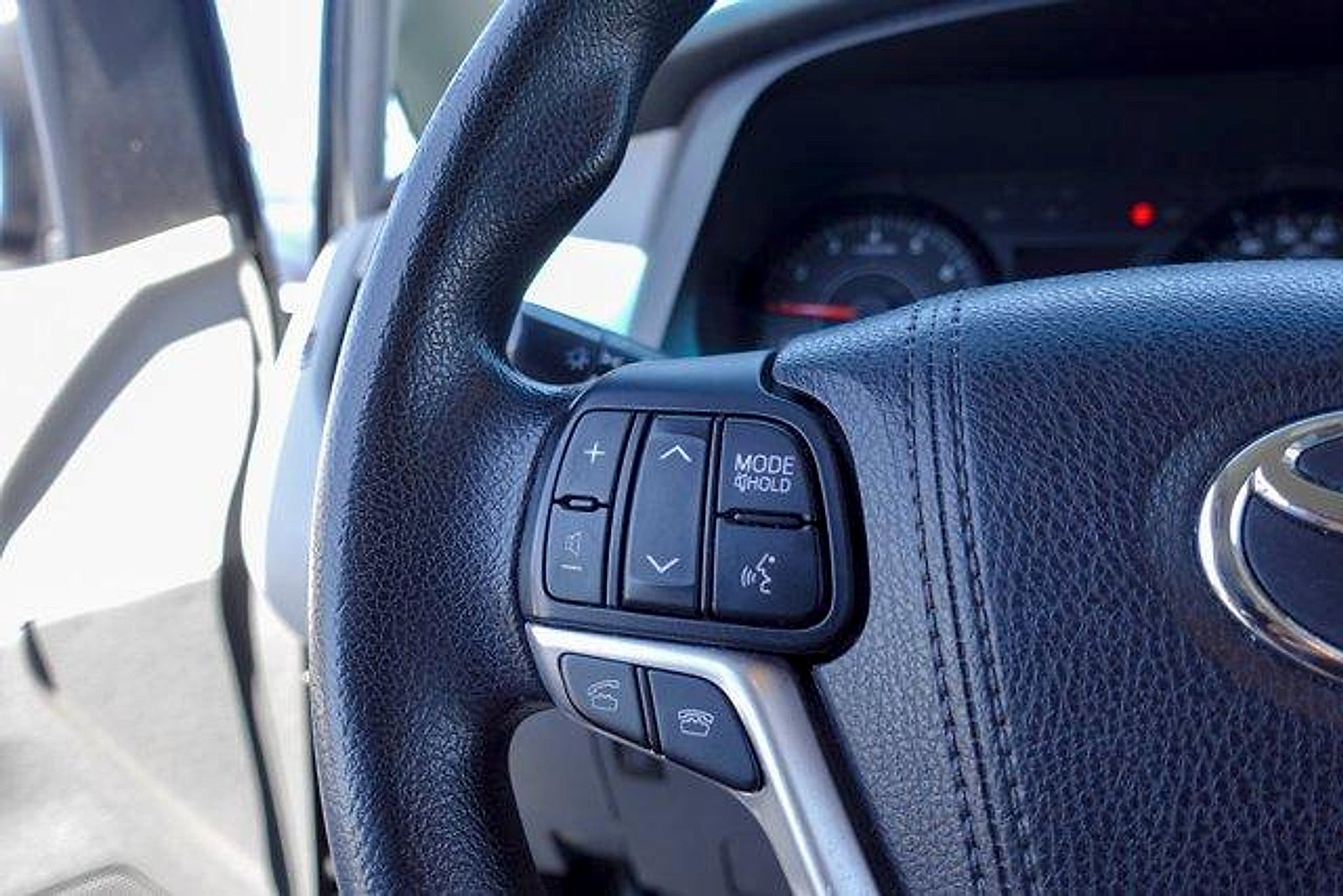 Used 2015 Toyota Sienna LE FWD image 16