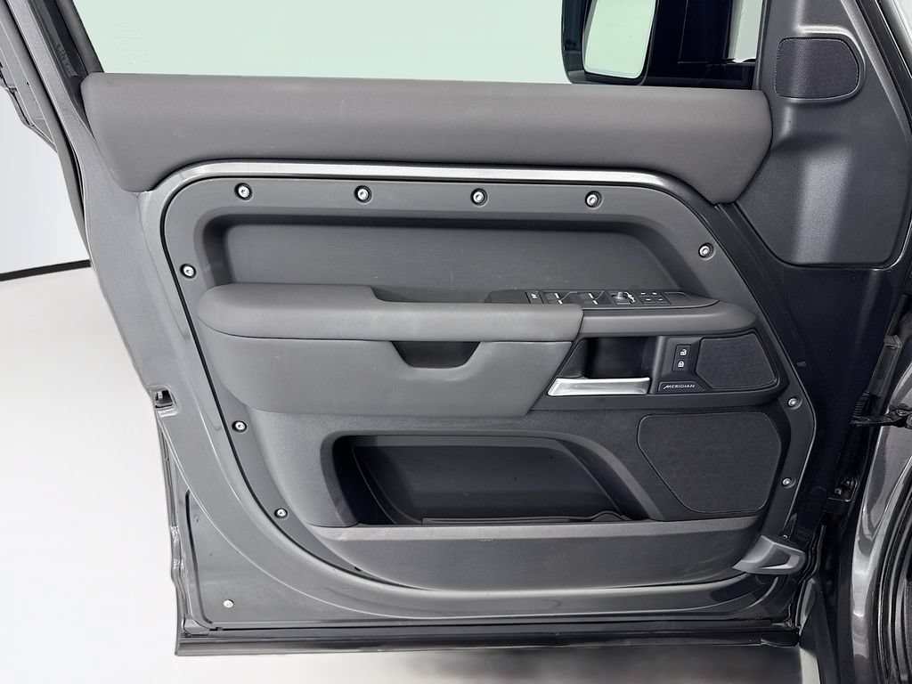 Certified 2026 Land Rover Defender 110 S AWD/4WD image 23