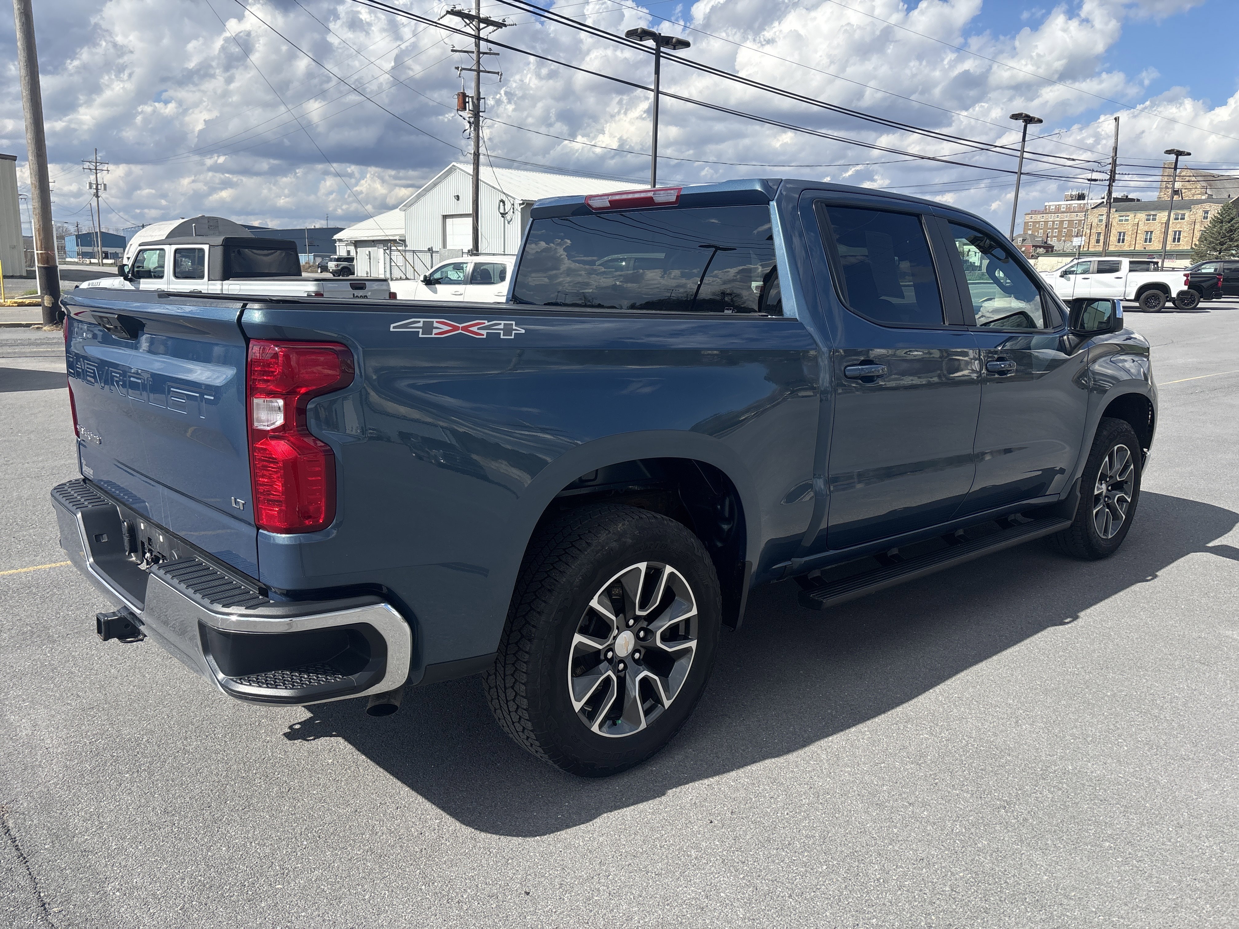 Used 2024 Chevrolet Silverado 1500 LT image 3