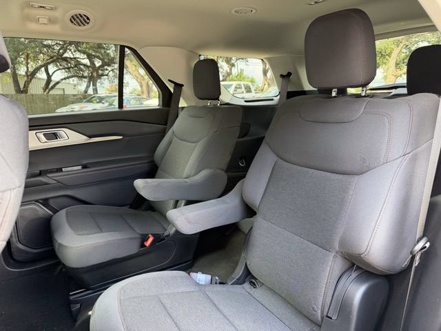 Used 2026 Ford Explorer Active RWD image 17