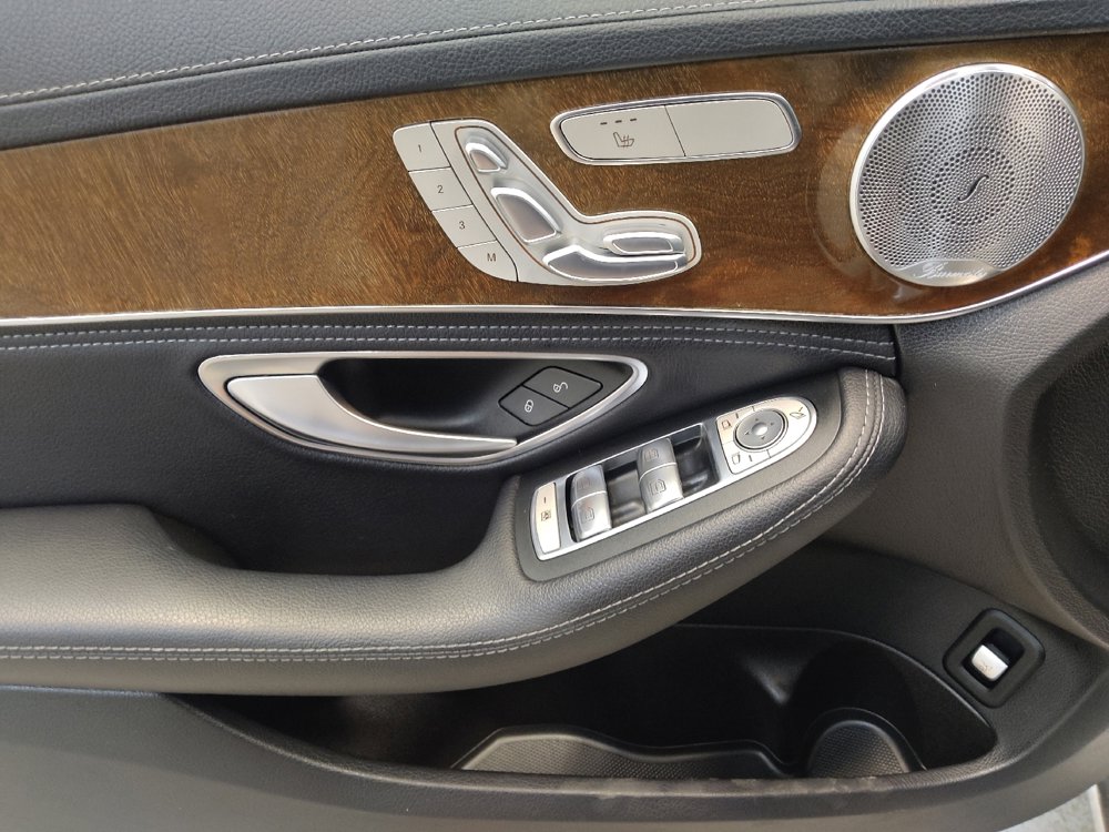 Used 2015 Mercedes-Benz C 300 4MATIC Sedan w/ Driver Assistance Package image 27